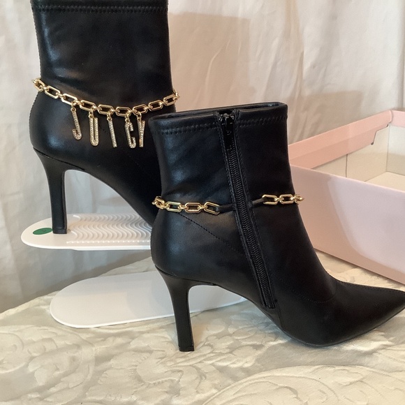 NWT Juicy-byJuicy Couture “Lacey” black heel ankle booties with gold chain Bling - Picture 3 of 13